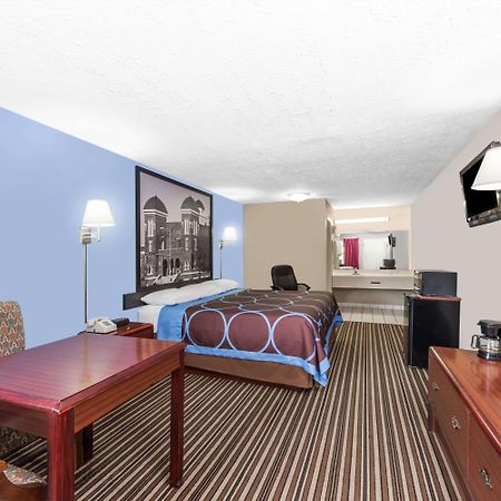 Super 8 By Wyndham Gadsden Al Hotel Exterior photo