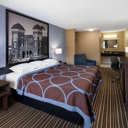 Super 8 By Wyndham Gadsden Al Hotel Exterior photo