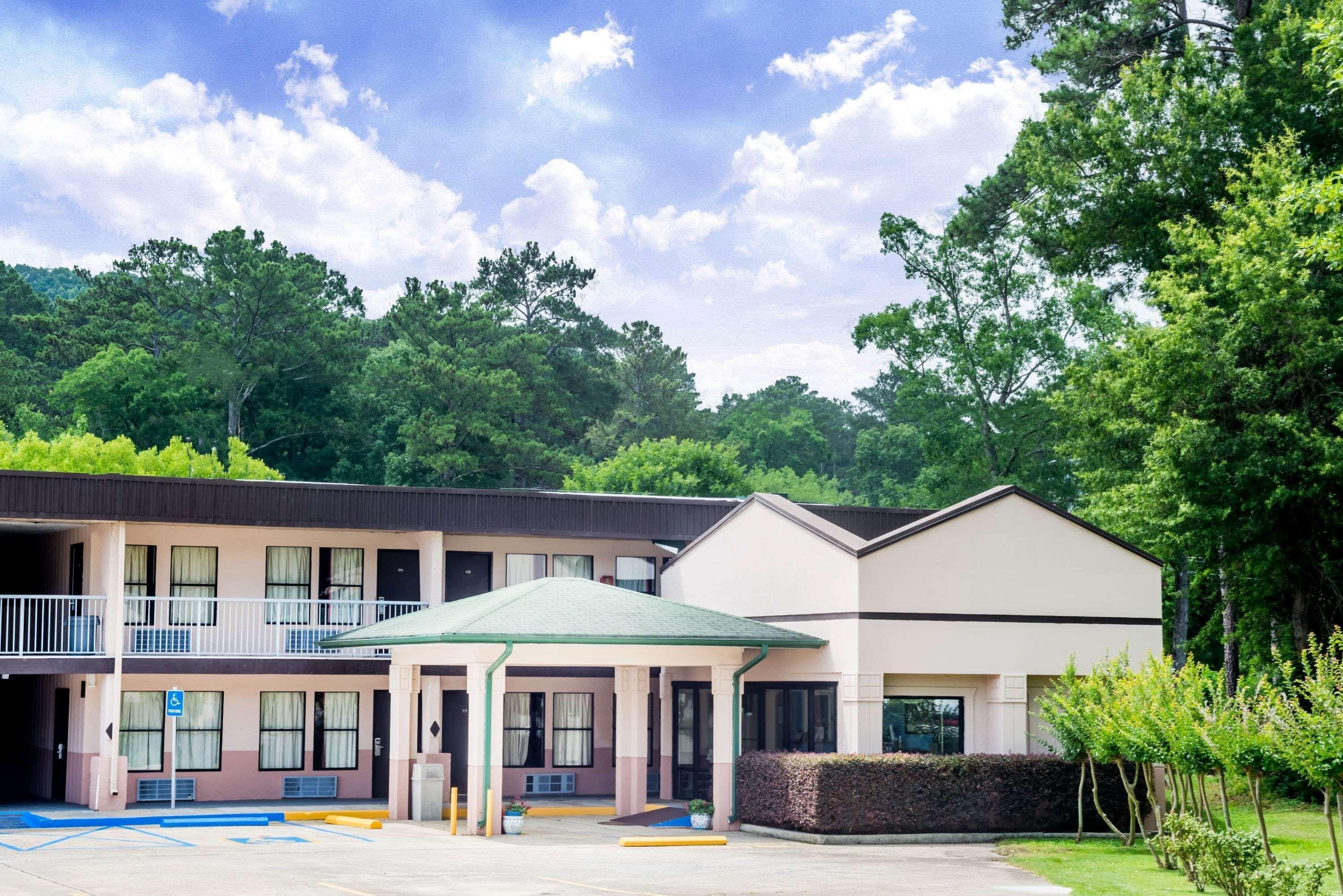 Super 8 By Wyndham Gadsden Al Hotel Exterior photo