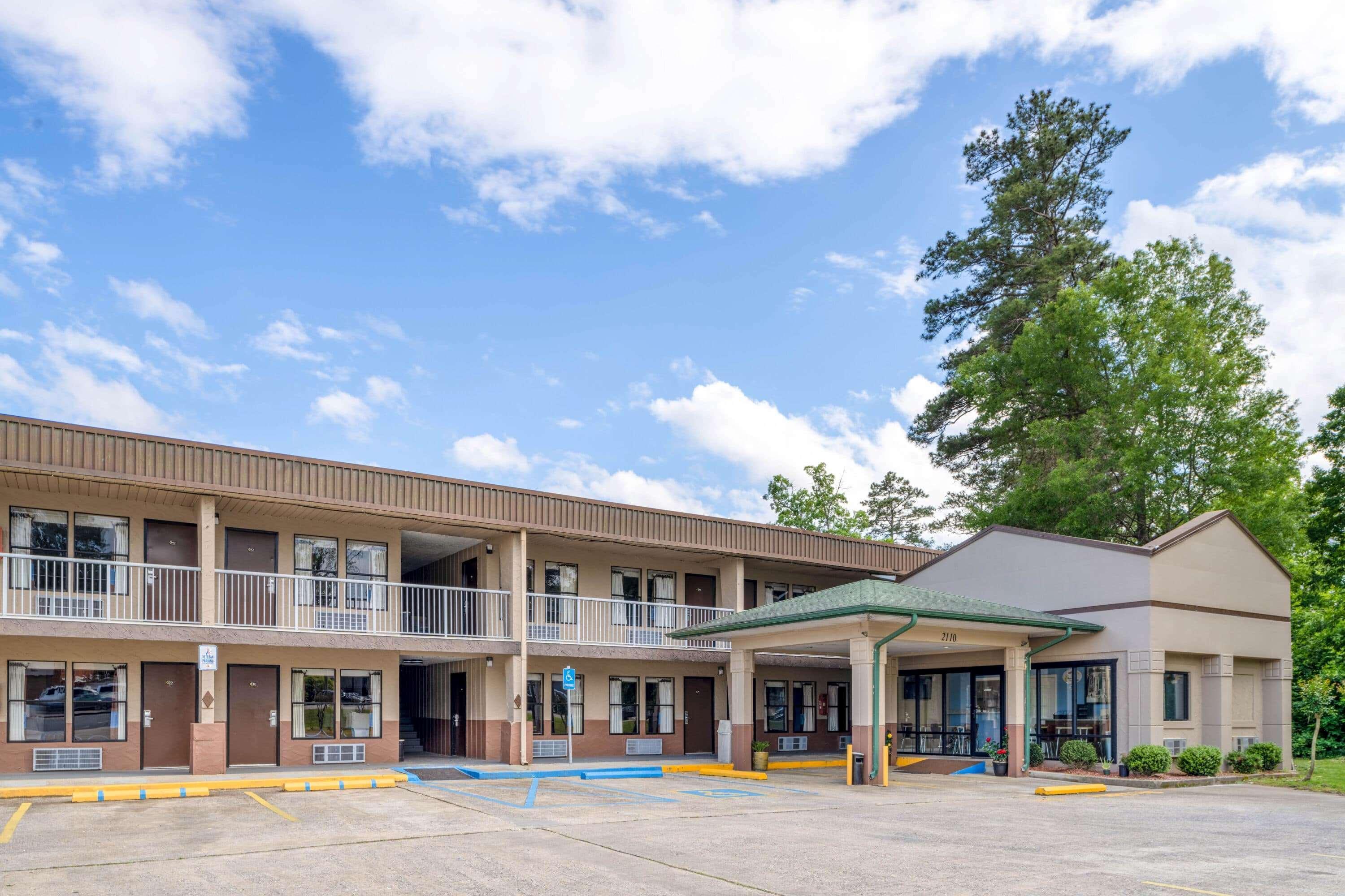 Super 8 By Wyndham Gadsden Al Hotel Exterior photo